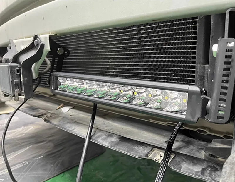 For Changan UNIK grille bracket car grille long strip spotlight Auxiliary flashing yellow fog lights high beam light bar