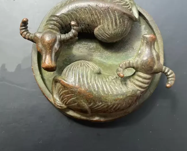 Antique Copper Double Ox Twists The Heaven Earth Eight Trigrams Ornaments Statue Bull Figurine Desk Decoration Metal Figurine