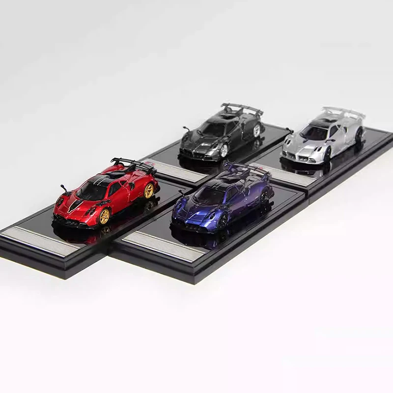 

Модель автомобиля из сплава Pagani Imola с ЖК-дисплеем 1:64