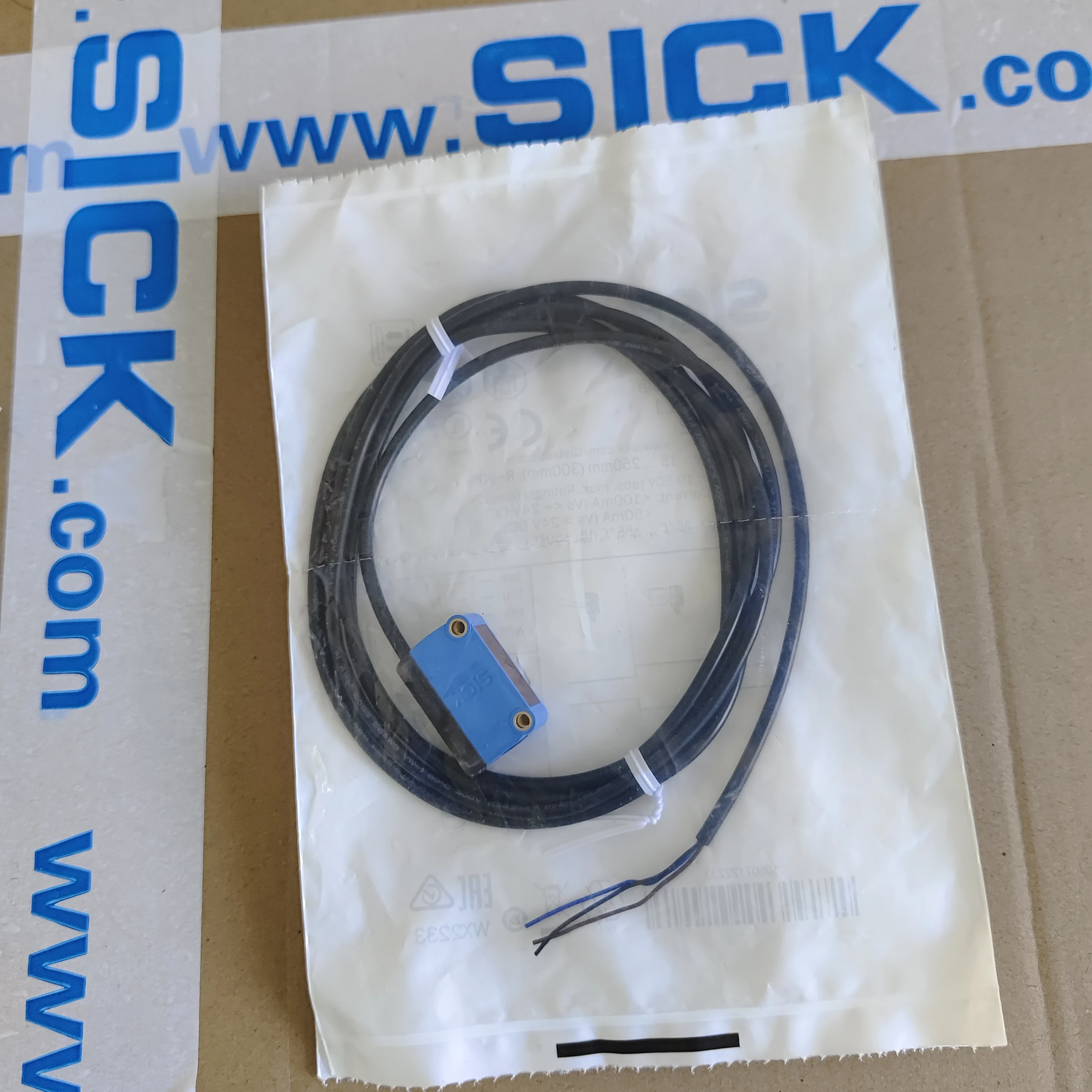 مستشعر كهروضوئي منتشر أصلي مريض Gte6-P1211 رقم الطلب 1050712 مستشعر القرب الكهروضوئي العلامة التجارية الجديدة