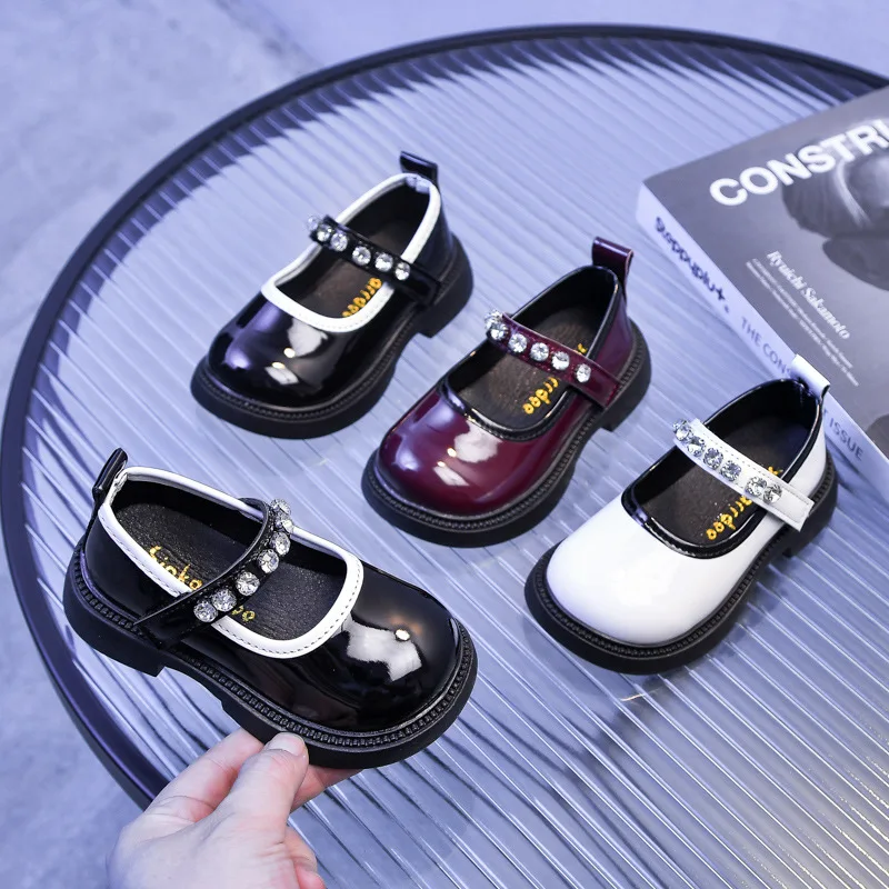 2026 Girls Chic Leather Shoes Princess Sweet Black Leather with Rhinestones for Wedding Party Back To School Dress Flats 21-30