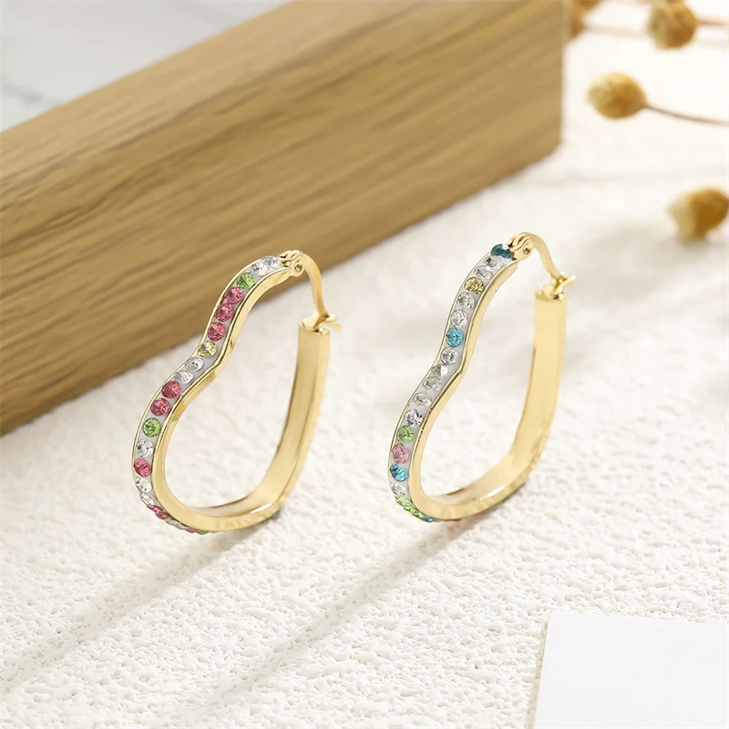 Orecchini a cerchio con cuore a cerchio in acciaio inossidabile 316L di nuova moda in stile giapponese con zirconi colorati da 3cm per le donne