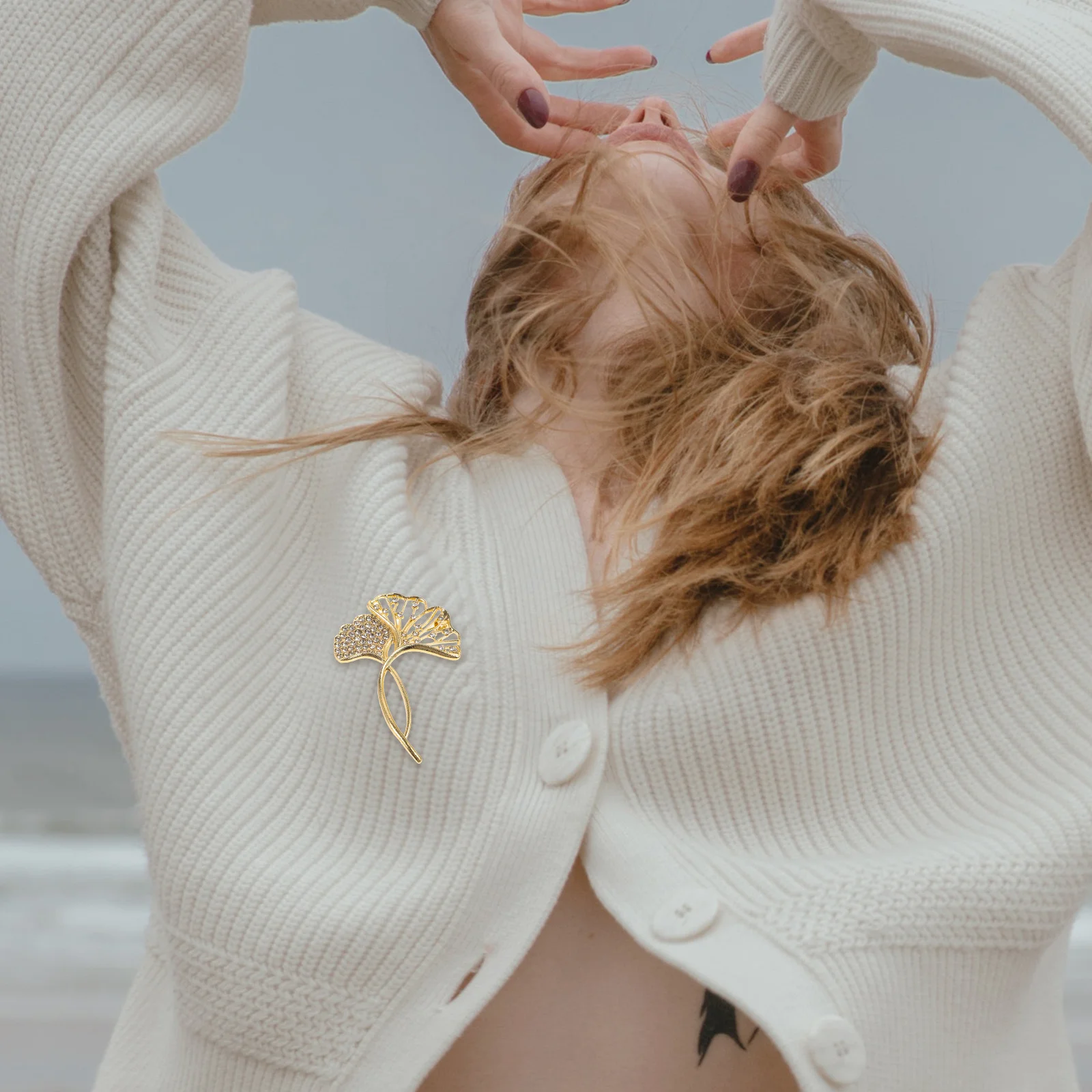 

Ginkgo Brooch Leaf Pin Alloy Rhinestone Decorative Pin for Women Wedding Birthday Party Costume Jewelry Bouquet Pins