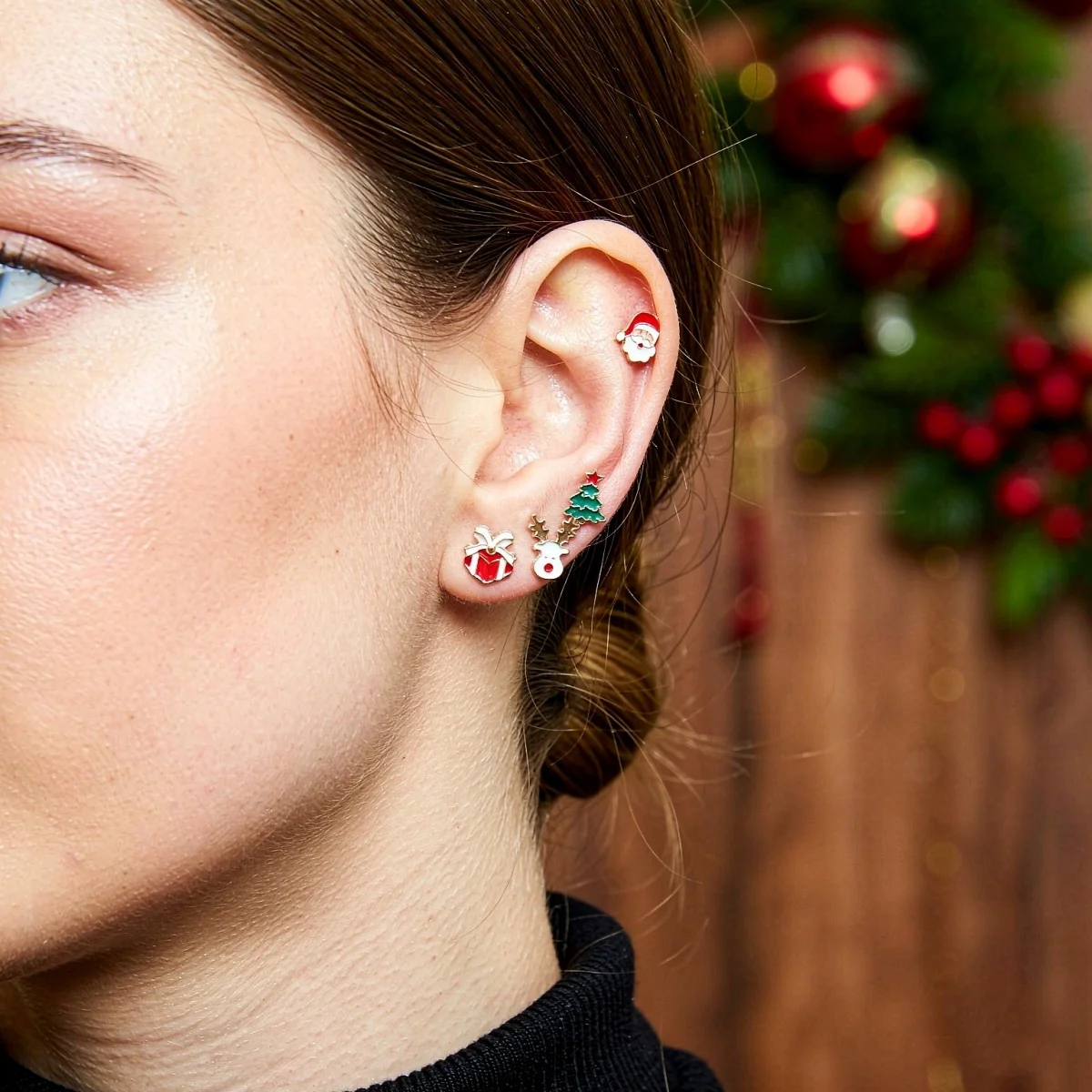 4 Paar/Set Süße Mini-Weihnachtsbaum-Weihnachtsmann-Hirsch-Emaille-Ohrstecker für Frauen Niedliche Elch-Geschenkbox-Ohrringe Weihnachtsfeier-Schmuck – Detail 7