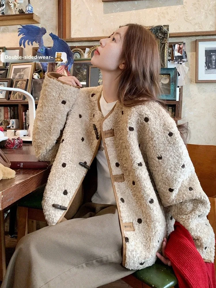 

Двусторонняя замшевая куртка из овечьей шерсти для женщин, зимняя, модная, утепленная, цельная, в горошек, пушистая, теплая, с воротником-стойкой