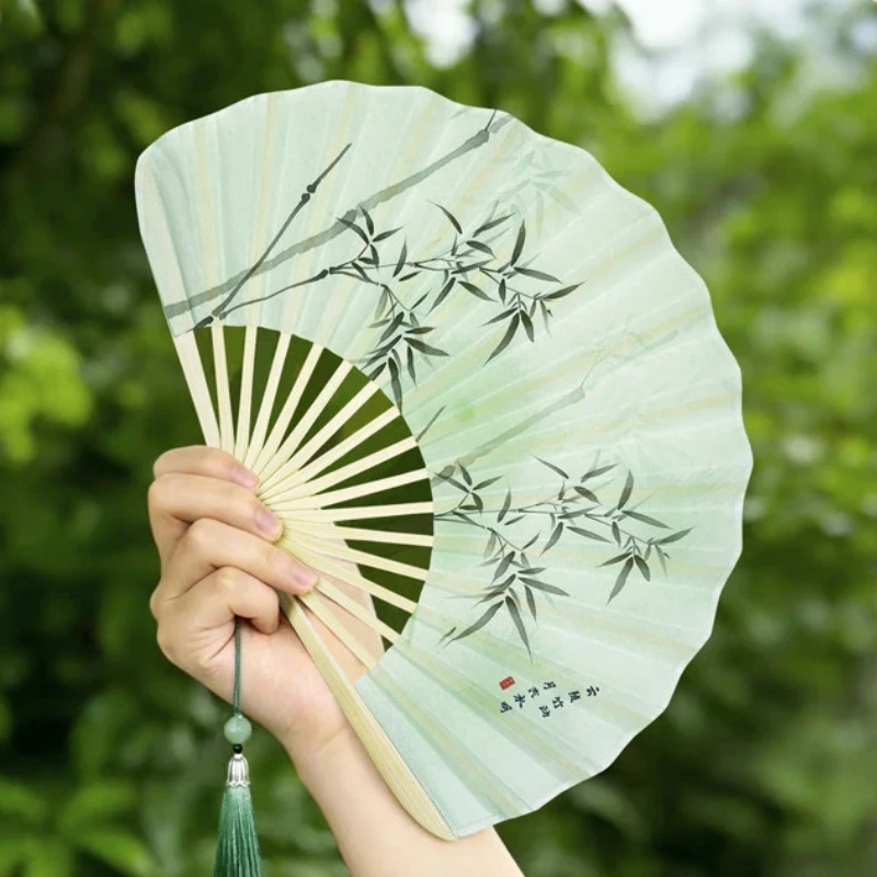 Shell Pattern Small Folding Fan Portable Summer Cooling Daily Fan for Women Hanfu Cheongsam Lightweight Gift Set Photo Prop