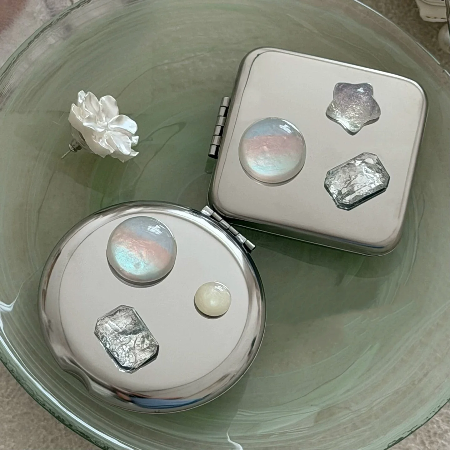 Luxurious Mirrored Stainless Steel Natural Gemstone Portable Flding Makeup Mirrorortable Touch Up Mirror