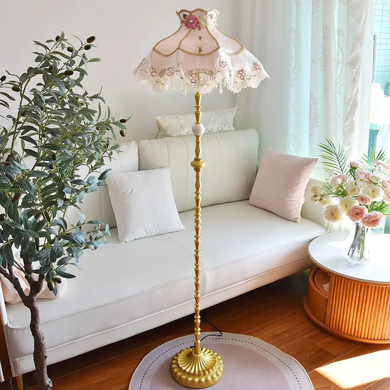 European French pastoral retro floor lamp princess lace atmosphere living room bedroom light luxury romantic warm
