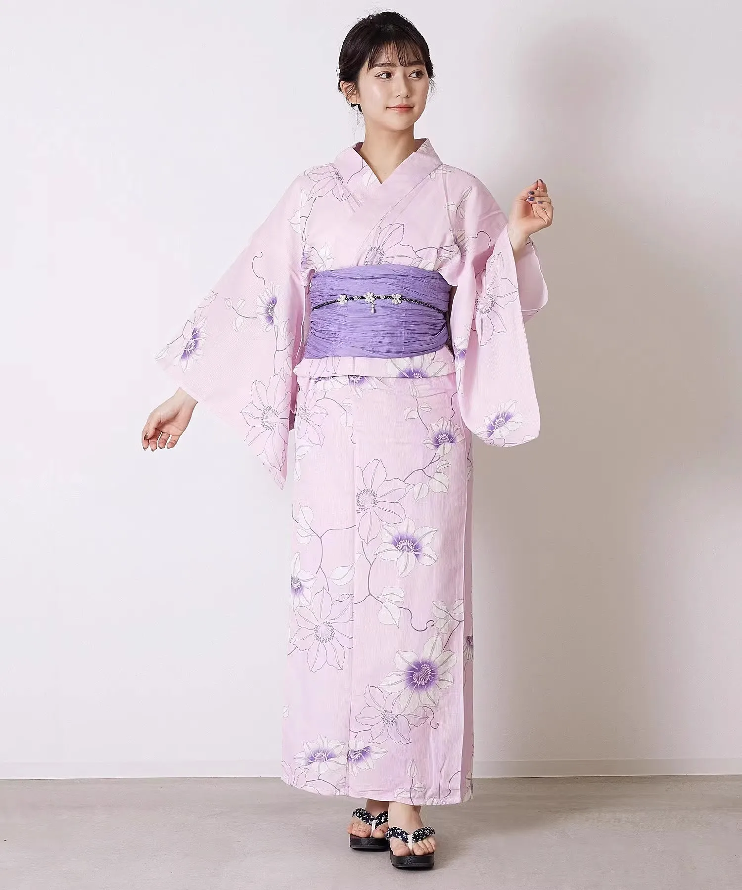Traditional Japanese Women's Yukata - Formal-style Cotton-Linen Kimono for Photo Shoots, Travel and Cosplay