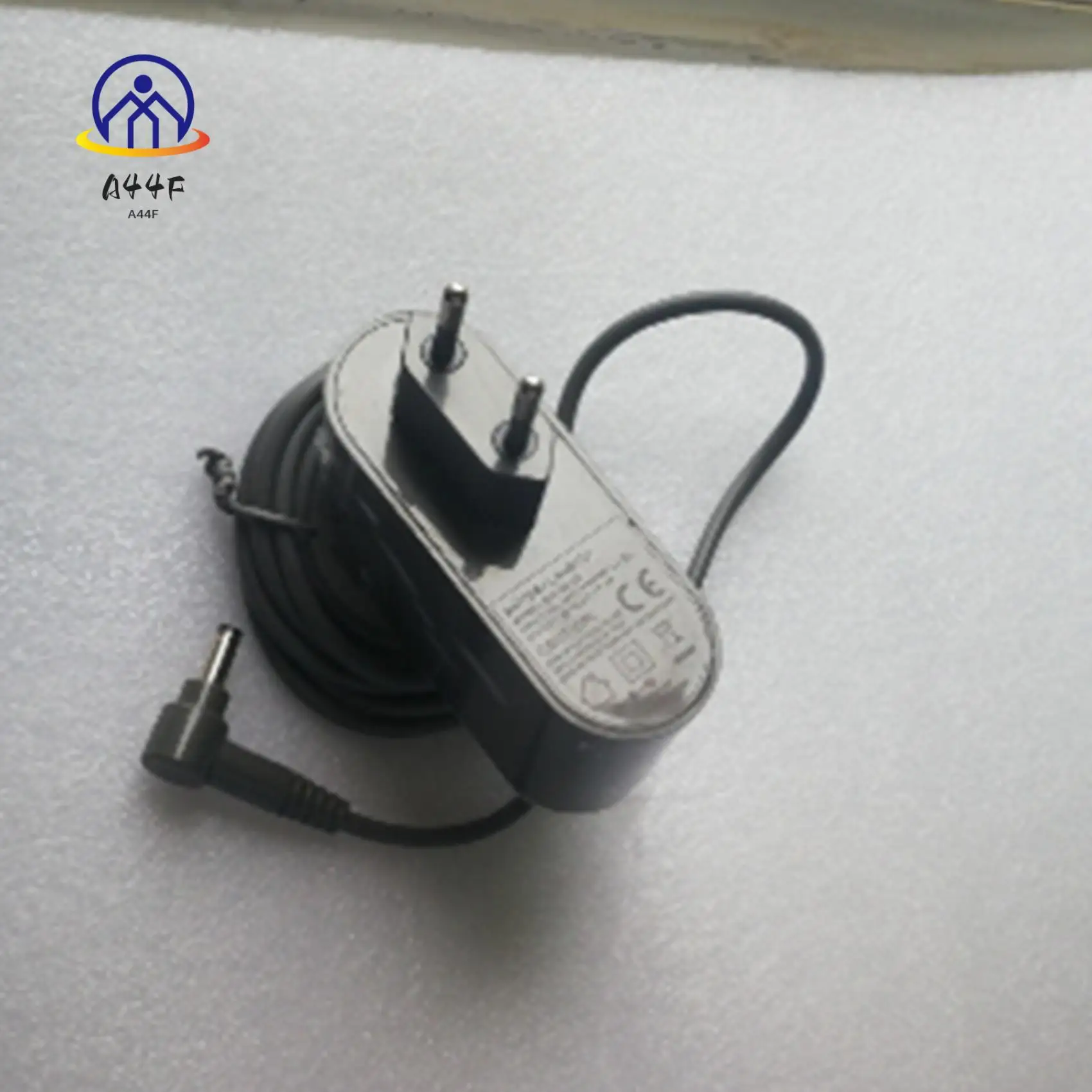 A44F-4X Suitable For Dyson Dyson V10 Vacuum Cleaner Charger 30.45V-1.1A Vacuum Cleaner Power Adapter-EU Plug