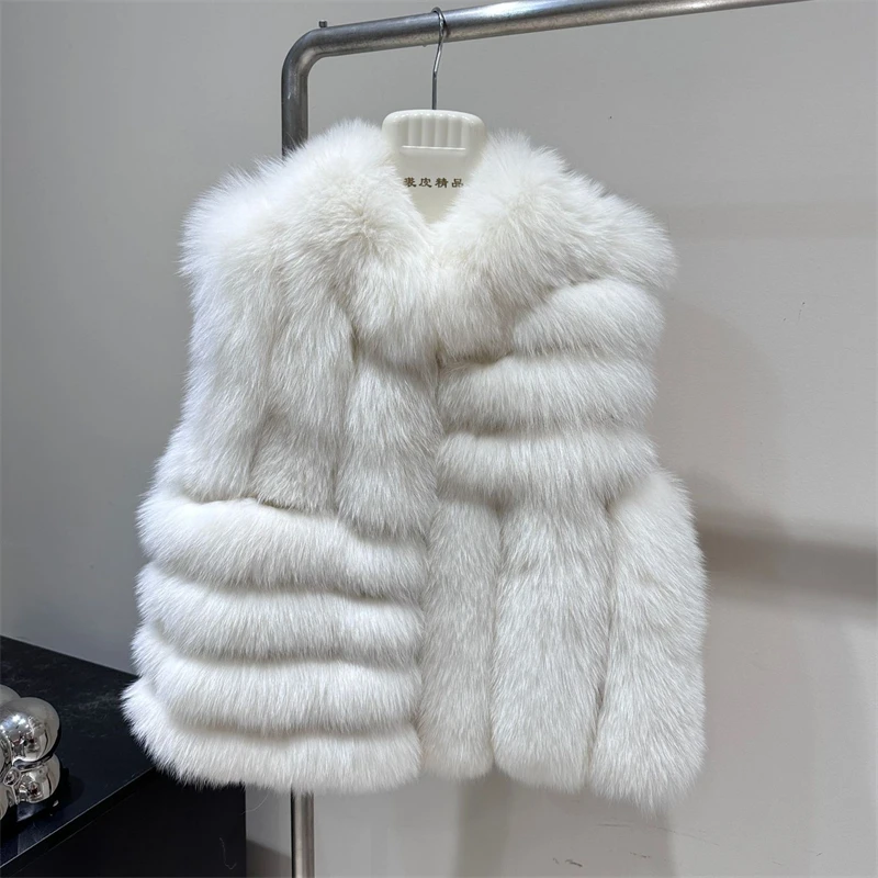 سترة شتوية جديدة موديل 2025 بياقة واقفة من الجلد بالكامل سترة قصيرة من فراء الثعلب y2k سترة غير رسمية على الموضة عالية الجودة للنساء