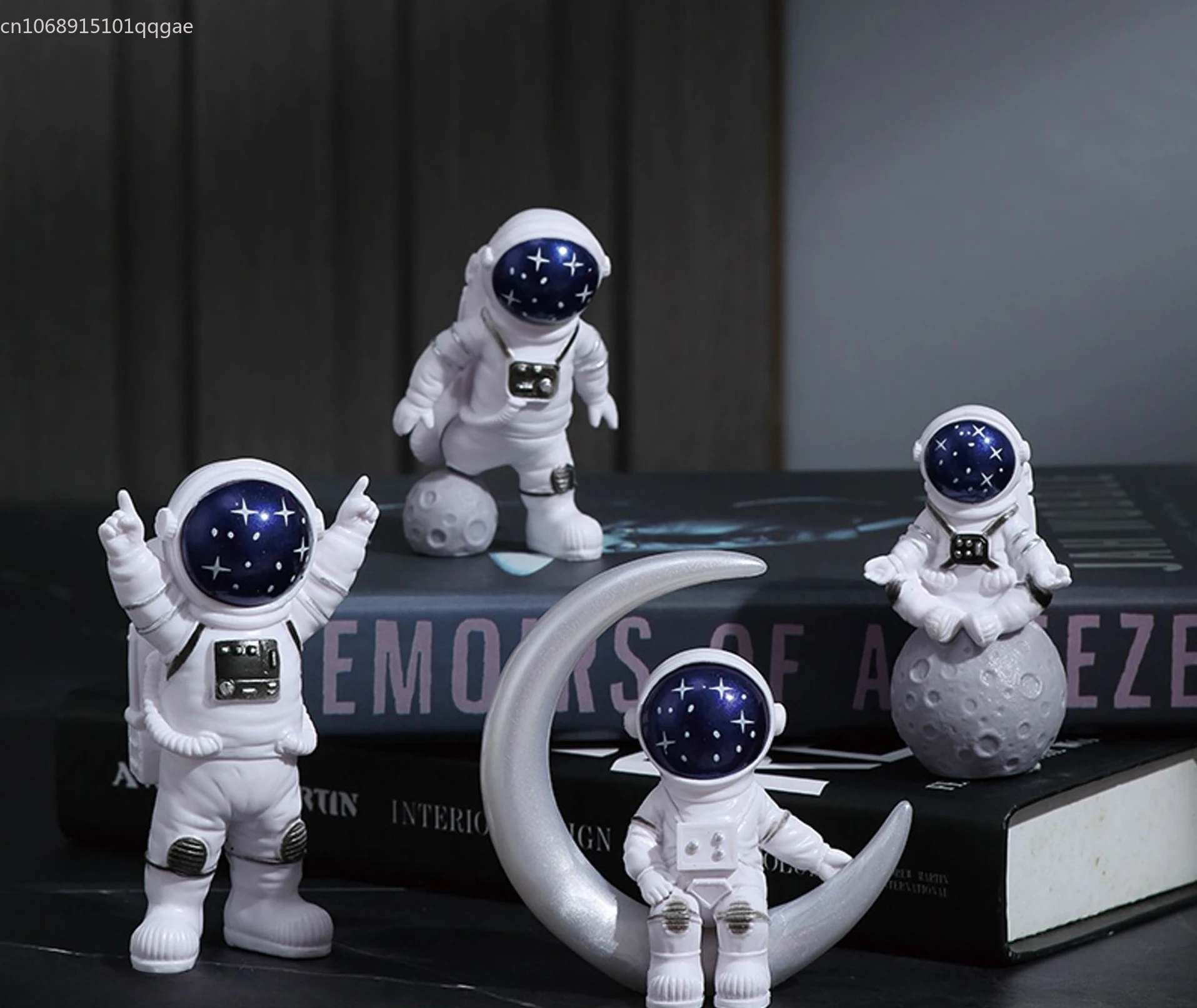 4 Pcs Astronaut Figure Statue Figurine Spaceman Sculpture Educational Toy Desktop Home Decoration Astronaut Model for Kids Gift