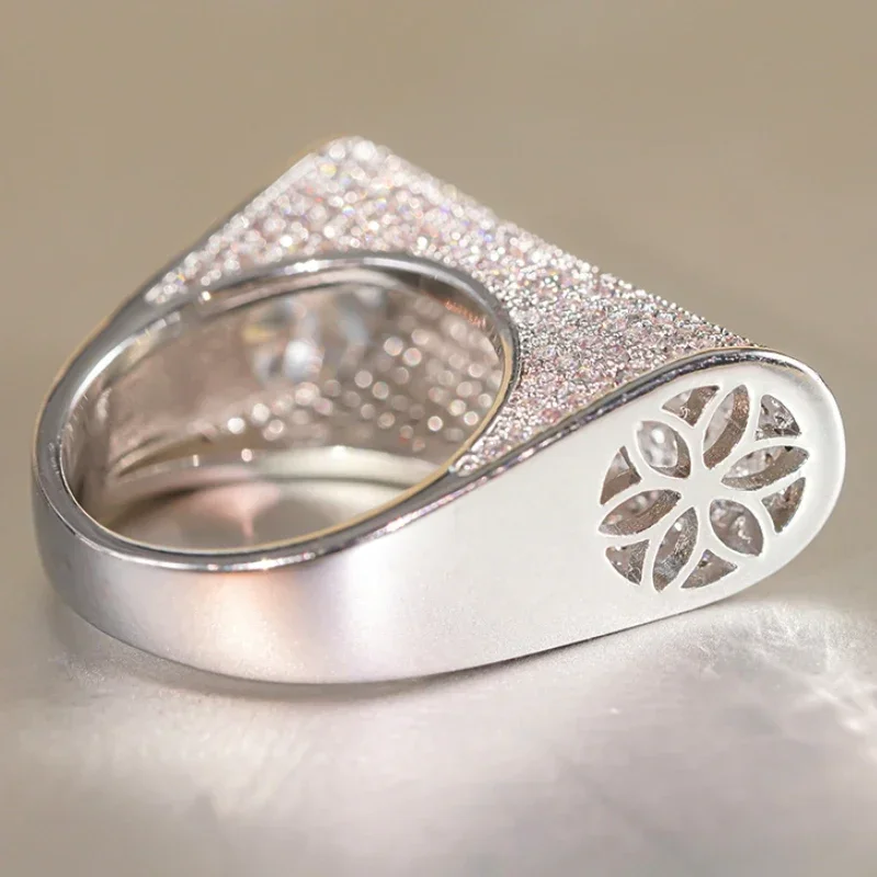 Huitan Brillante dünne Zirkonia-Ringe für Damen, luxuriöser Party-Schmuck zum Jahrestag, silberfarbenes Zubehör für Verlobung