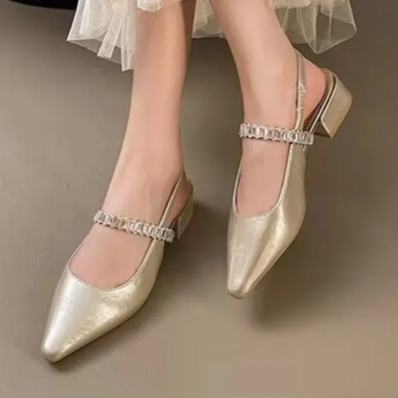 2025 Primavera Nuove donne Sandalo Moda Punta a punta Slip on poco profondo Abito Ciabatte Scarpe Sottile Sandalo con cinturino alla caviglia con tacco basso