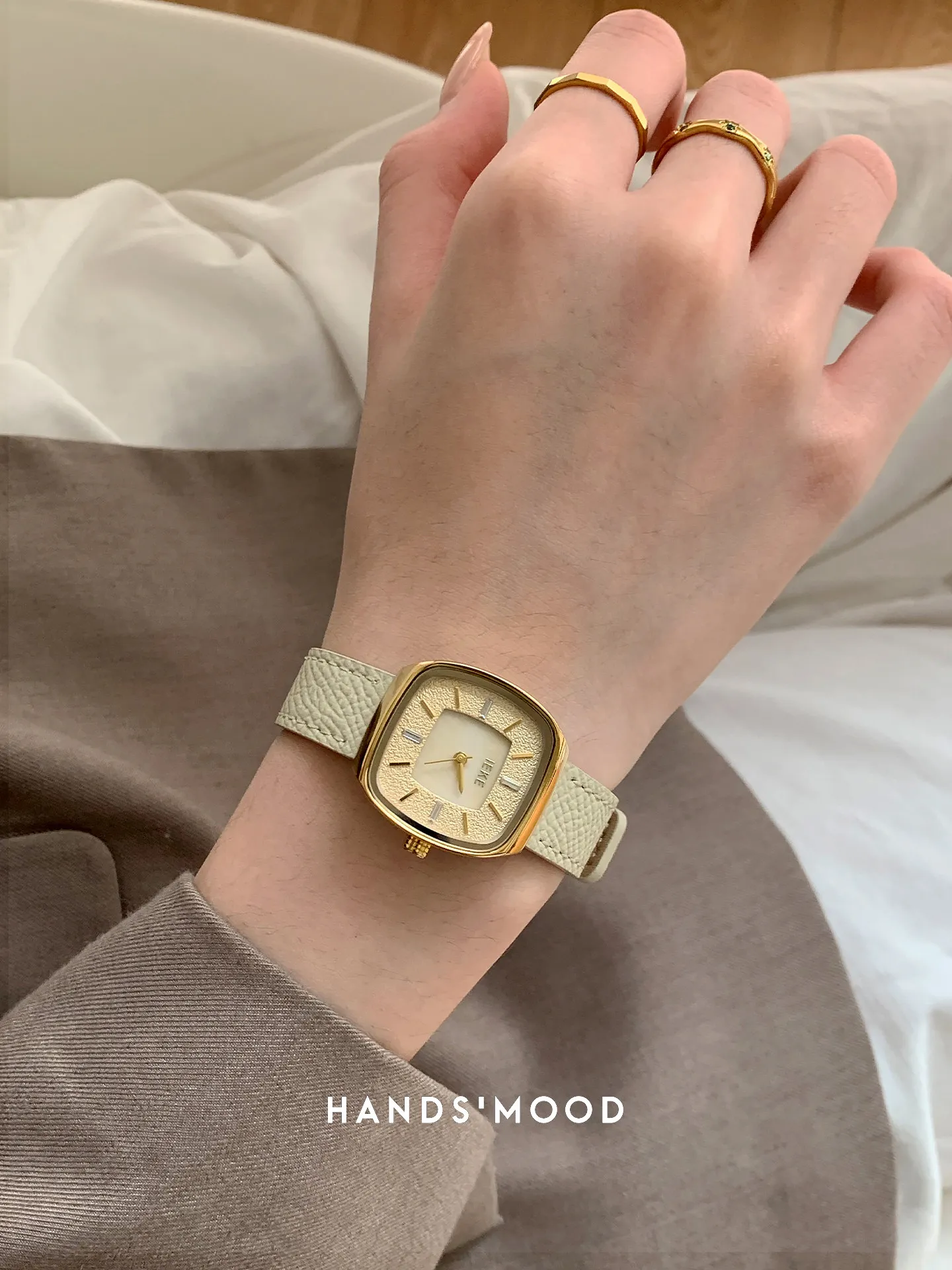 Cream Beige Simple Square Fashion Watch Niche High-End Gentle And Elegant Temperament Leather Women'S Quartz Watch Accessories