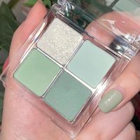 Low-saturation mint milk green! A four-color eyeshadow palette that can create a clear, sparkling, gentle, and pure mint green eye makeup look. It's a Korean-style eyeshadow palette