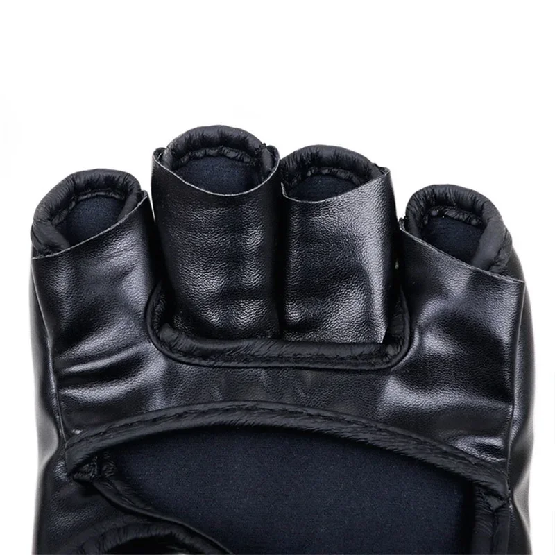 قفازات ملاكمة نصف إصبع للرجال والنساء PU كاراتيه الملاكمة التايلاندية Guantes De Boxeo Free Fight MMA Sanda معدات تدريب الكبار