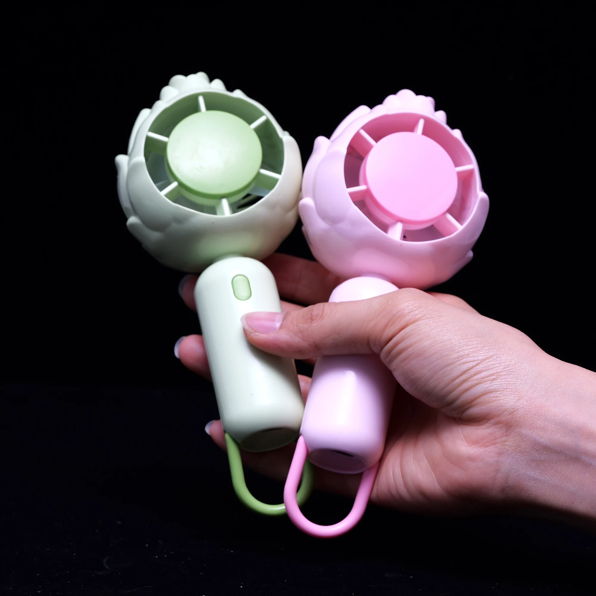 مروحة محمولة على شكل فاكهة التنين - 3 أوضاع للرياح، حلقة تعليق مدمجة، |   لطيف وعملي. YM88205