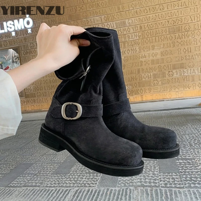 

Ботинки до середины икры с круглой головкой и металлической пряжкой в стиле ретро, осень 2026, ботильоны с ворсом локомотива, красивые женские резиновые сапоги