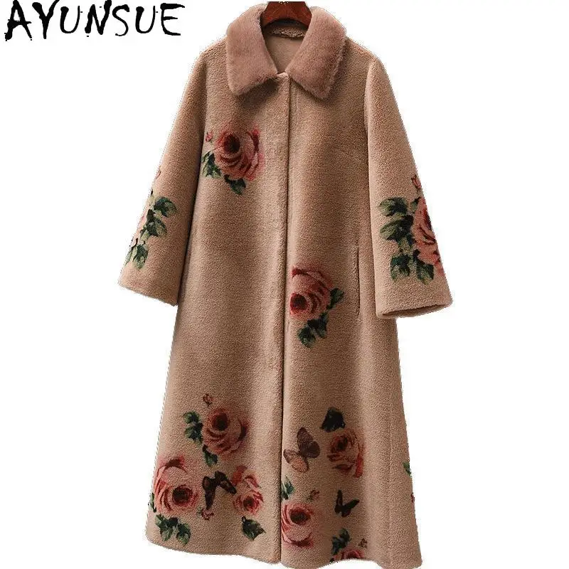 AYUNSUE 100% معطف فرو صوف ملابس حريمي سترة شتوية نمط طويل معاطف شيرلينغ الأغنام للمرأة 2025 طوق فرو منك دافئ
