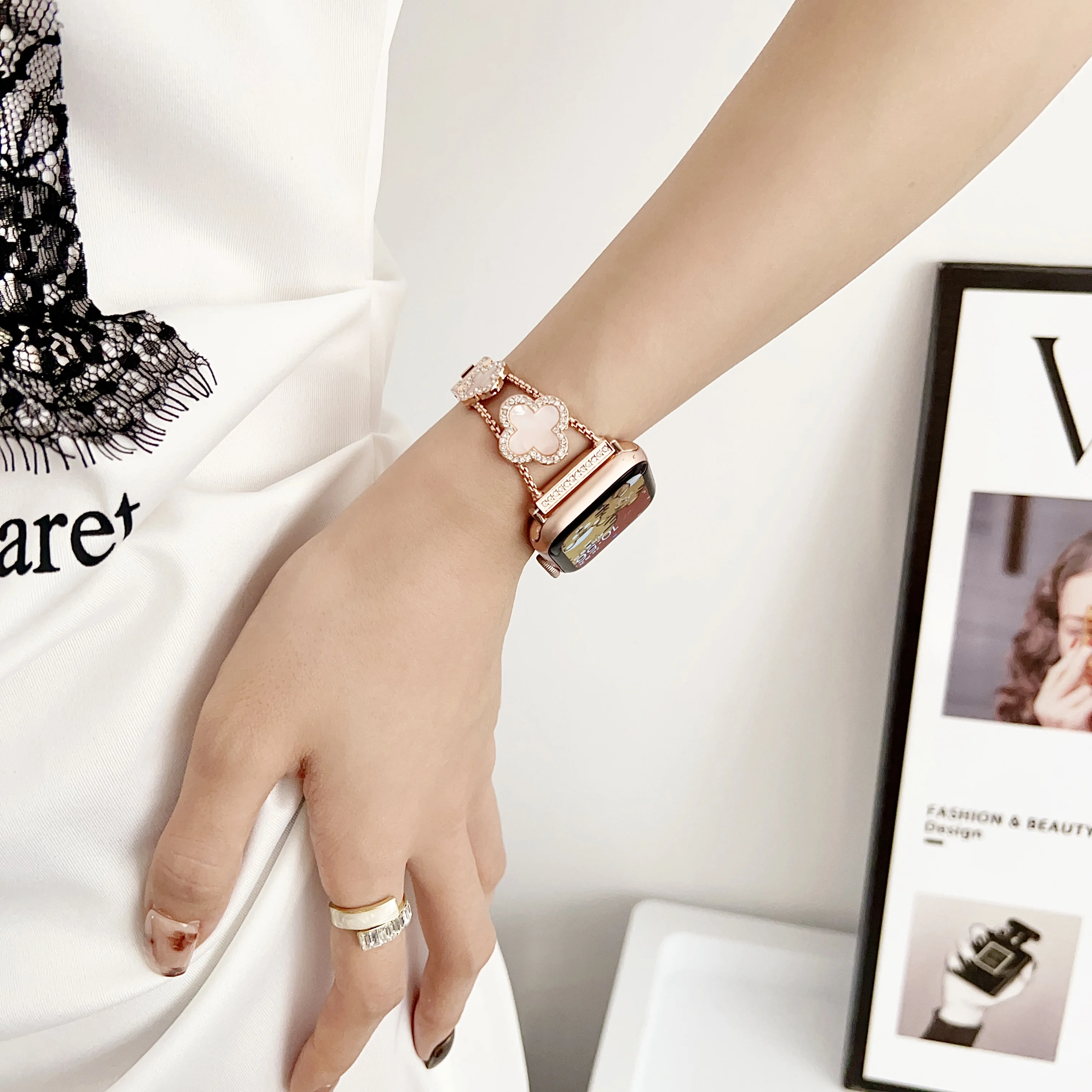 Colorful Clover Metal Bracelet for Apple Watch Ultra 2 49mm S10 46mm 42mm 45mm 44mm 41 40 38mm Elegant Women's Strap S9 S8 S7 SE