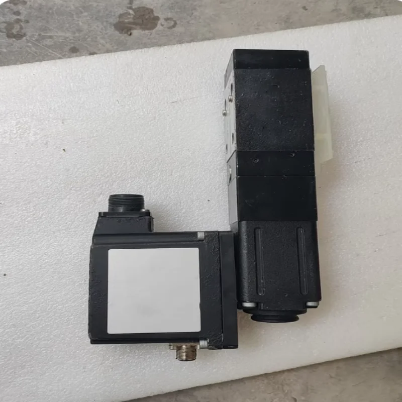 

Совершенно новый оригинальный пропорциональный регулирующий клапан RZGO-REB-P-NP-033/100/I RZGO-REB-P-NP-033/210/I