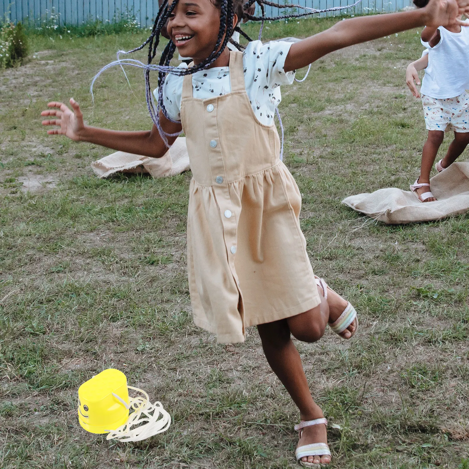 

4Pairs Stilt Buckets Thickened Plastic Balancing Stilts Adjustable Rope Kids Balance and Motor Skills Stilts for Kids