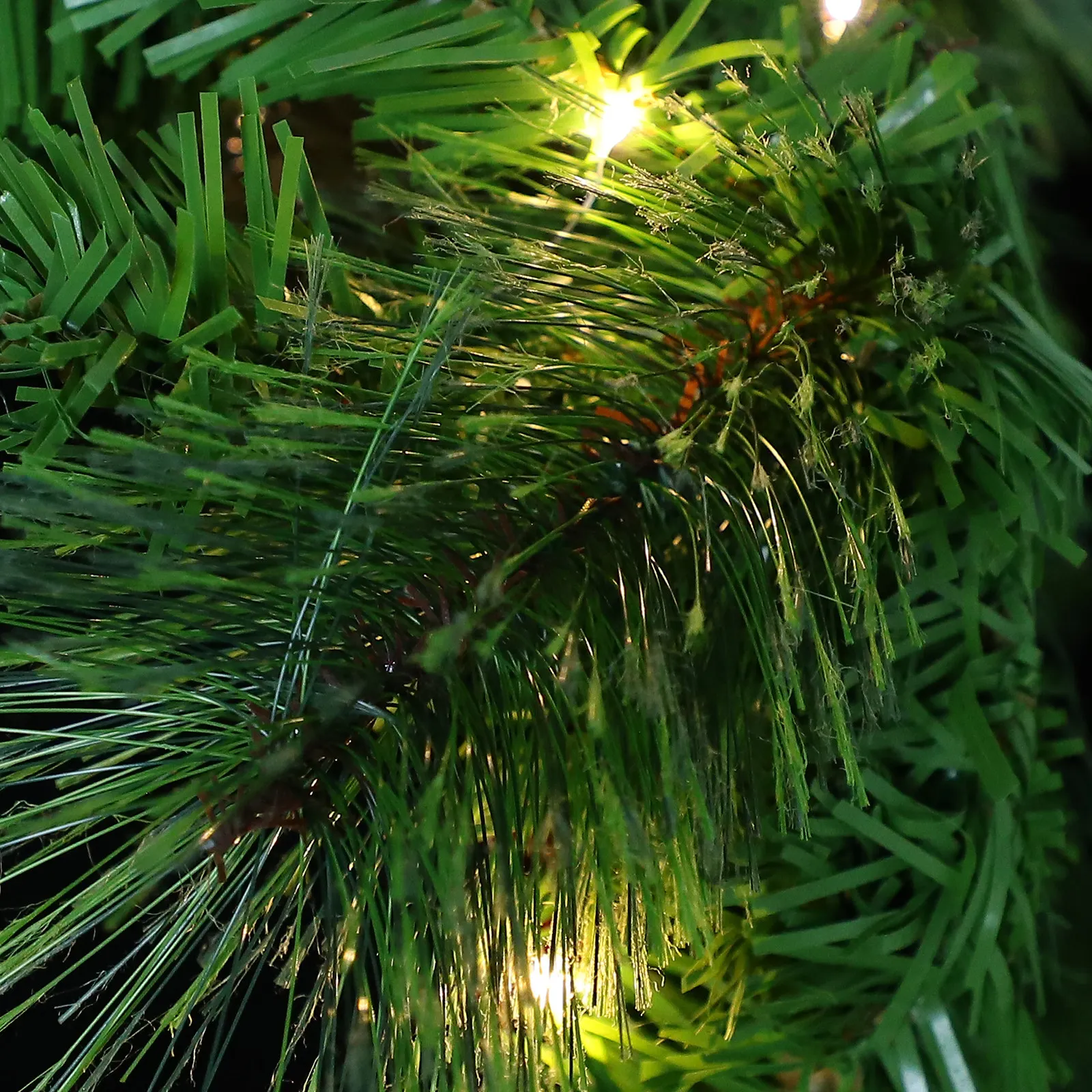 Luminous Leaf Wreath Christmas Garland LED Illuminated Mailbox Decor Artificial Pinecones Festive Glow Natural Aesthetic Holiday