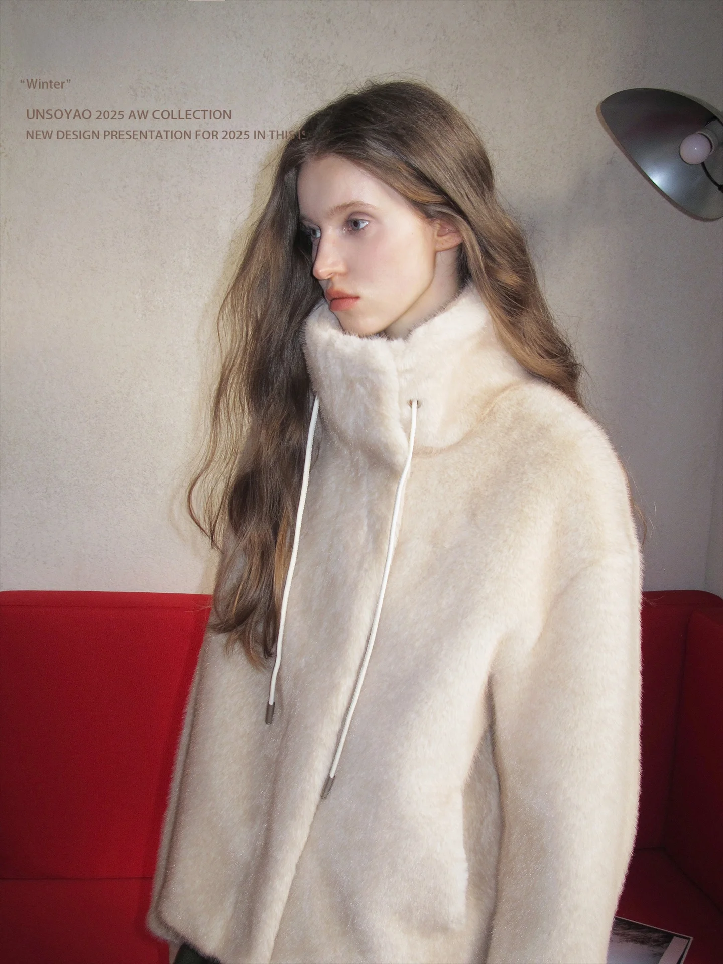 Romantico Cappotto 'Cappuccino' in Fibra di Poliestere Ecologico per Donna, Ideale per Viaggi e Incontri