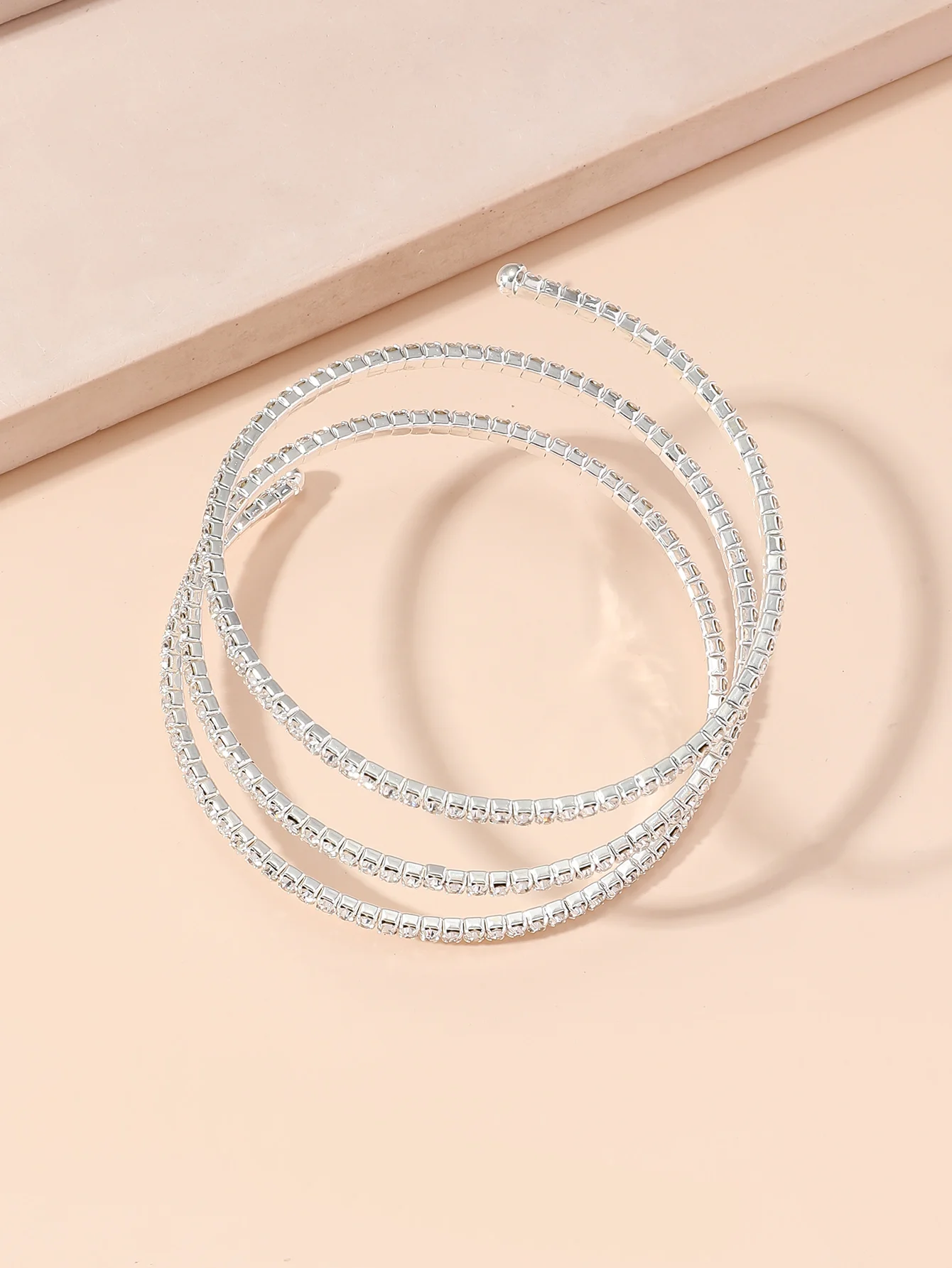 Europe and the United States new fashion coil bracelet trend personality all senior sense casual party temperament ins elegant