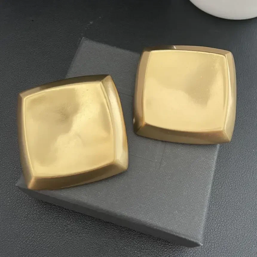 

Hot Famous Designer Brand Irregular Square Gold Big Ear Clip Vintage Earring Women Trend