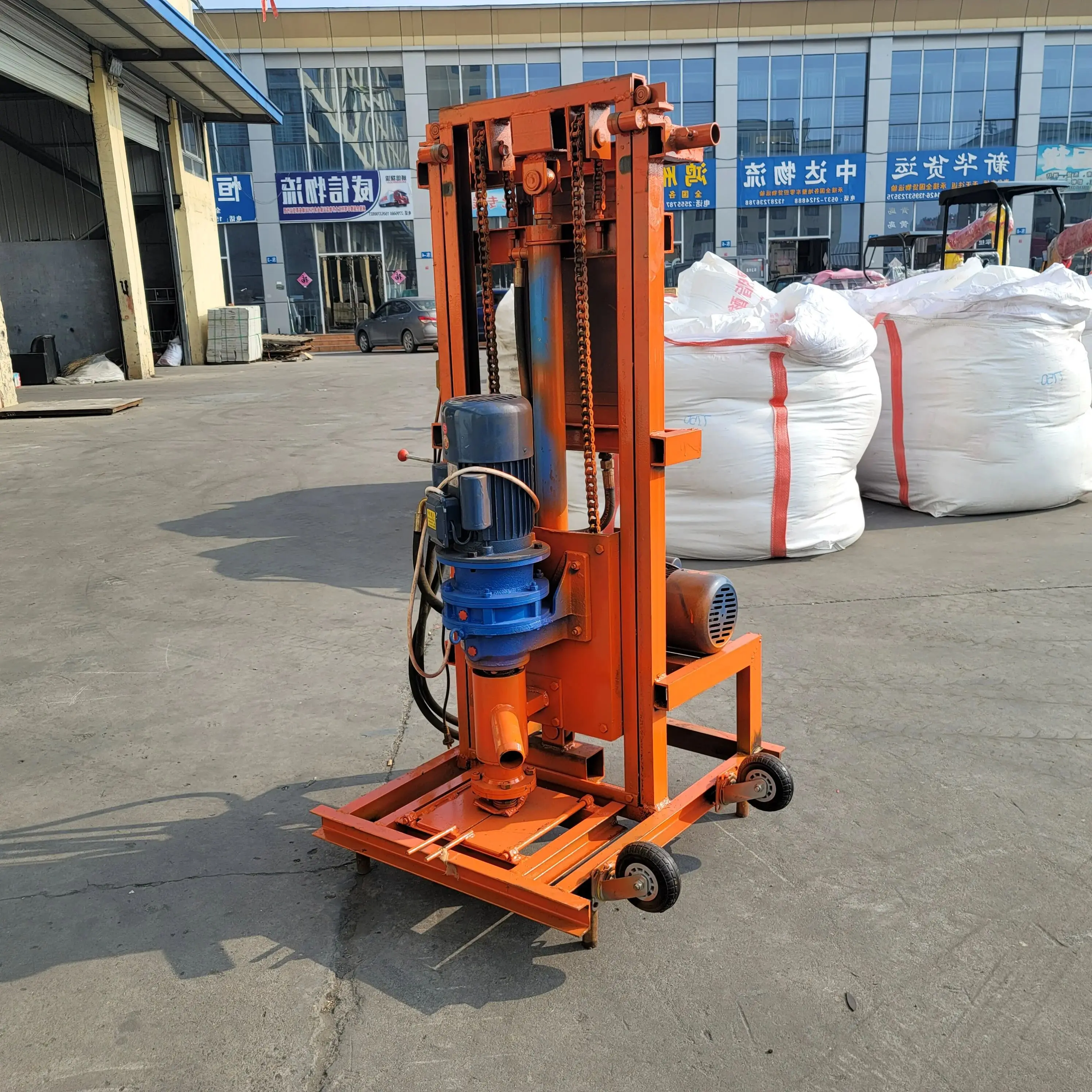 

Портативная гидравлическая электрическая буровая установка для водяных скважин с индивидуальной настройкой и удобным управлением