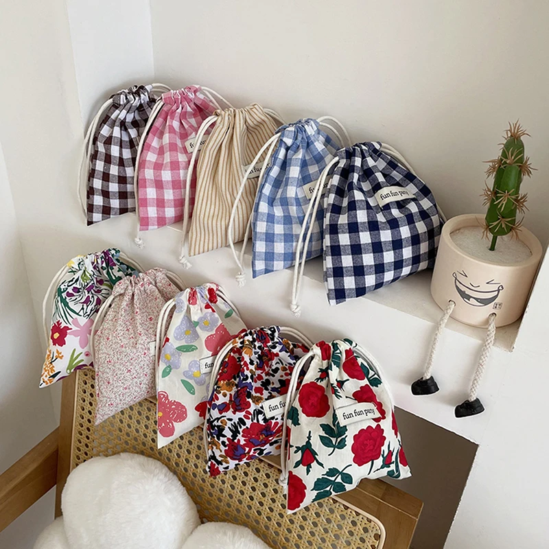 Floral Lattice Drawstring Drawstring Drawstring Storage Bag Walking Key Change Card Bag Hand Carry Small Cloth Pocket