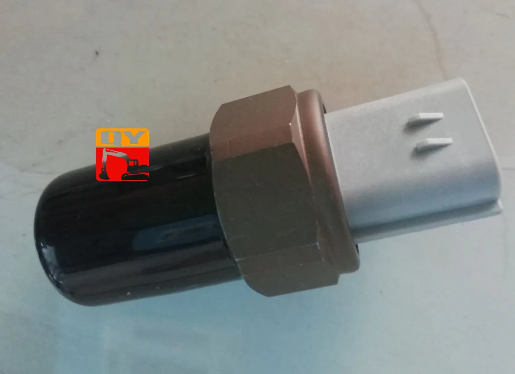 И 499000 -4441 PC400-7 Датчик давления топлива Common Rail в сборе