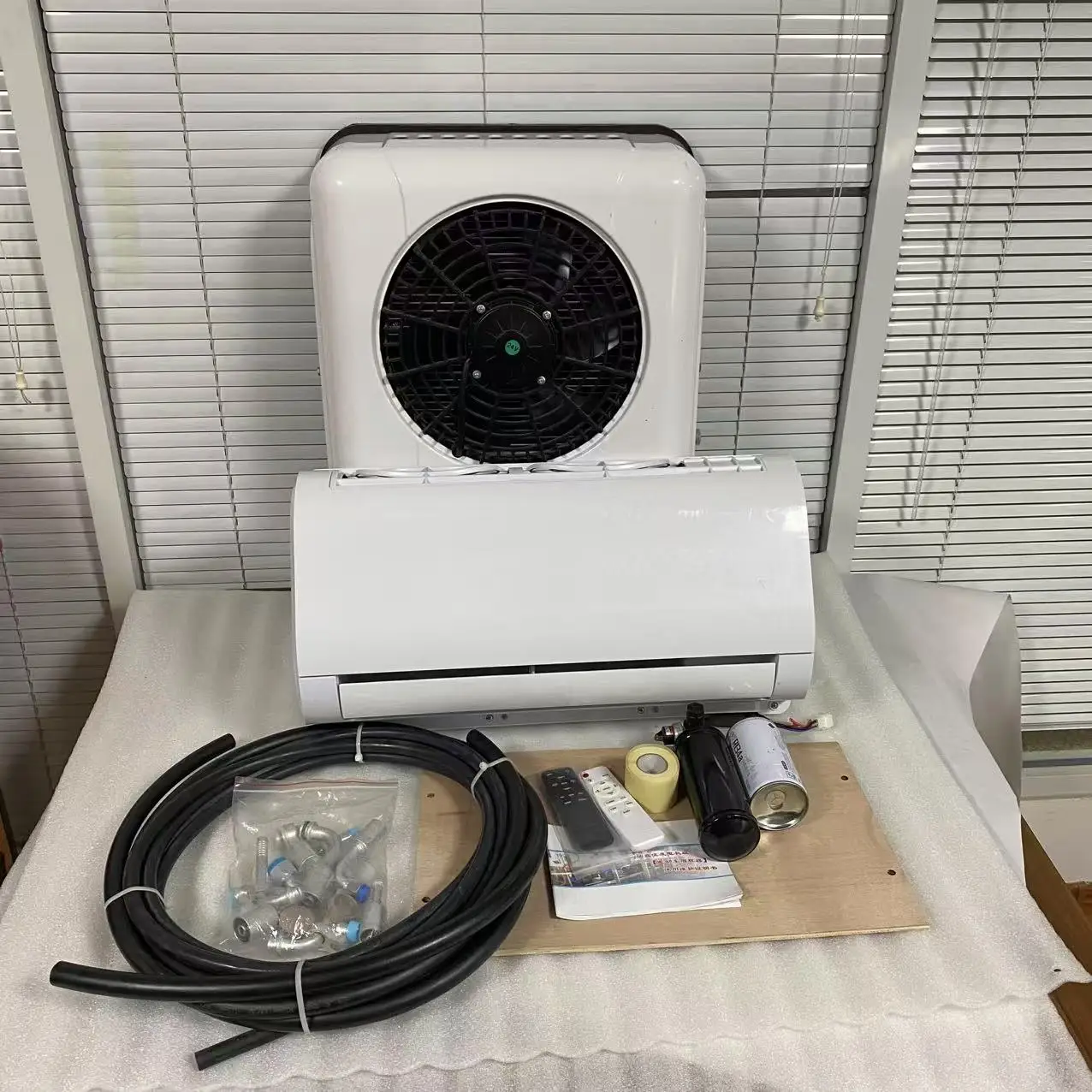 12V/24V Parking Cooler Backpack  Input Power Compressor for All Car Models New Condition