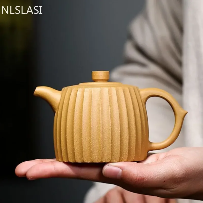 

Yixing Handmade Tea Pot Authentic Purple Clay Teapot Raw Ore Section Mud Beauty Kettle Chinese Tea Ceremony Customized 190ml