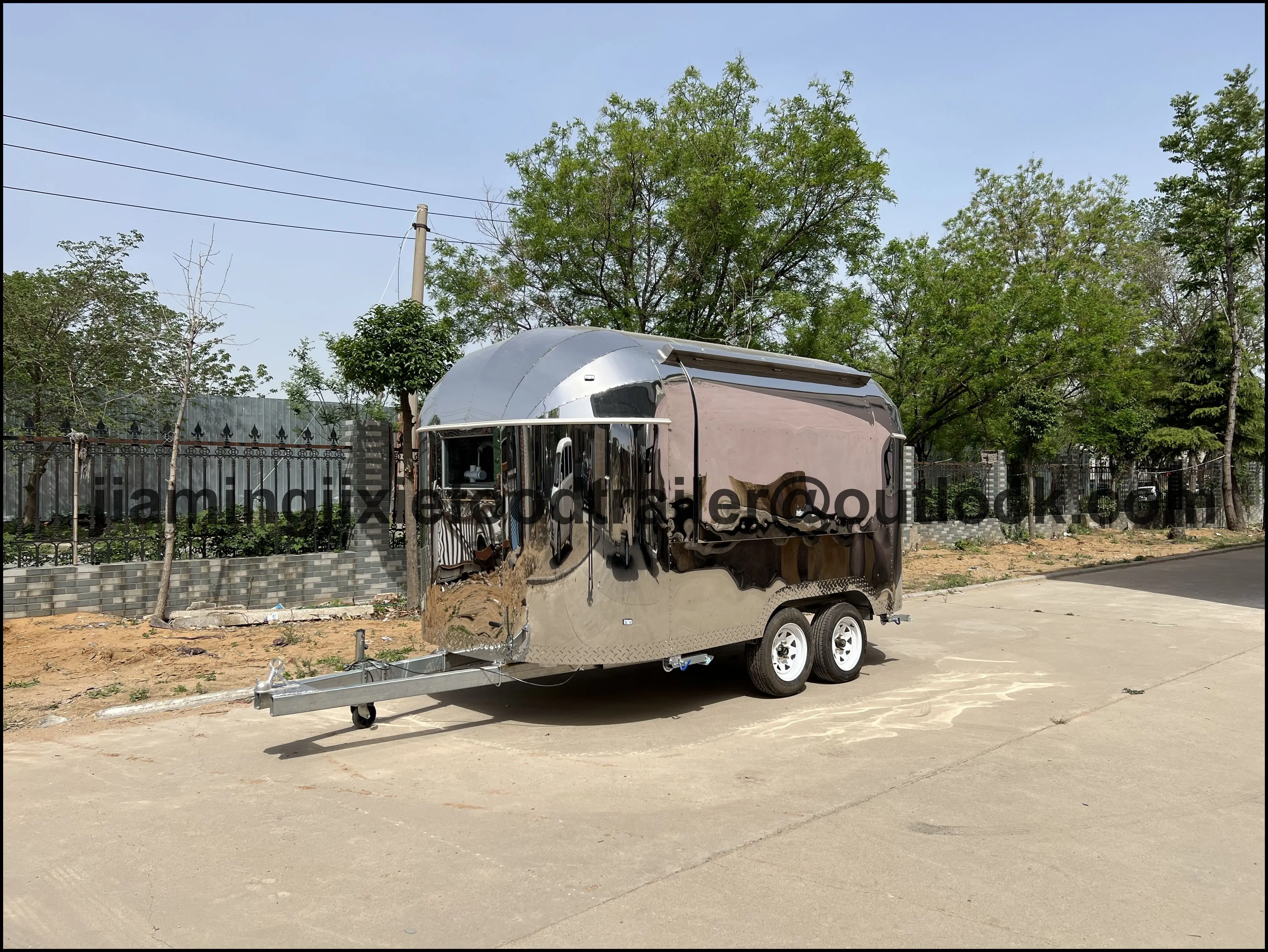 

Fast Food Truck with Full Kitchen Customized Food Trailer Cheaper Price
