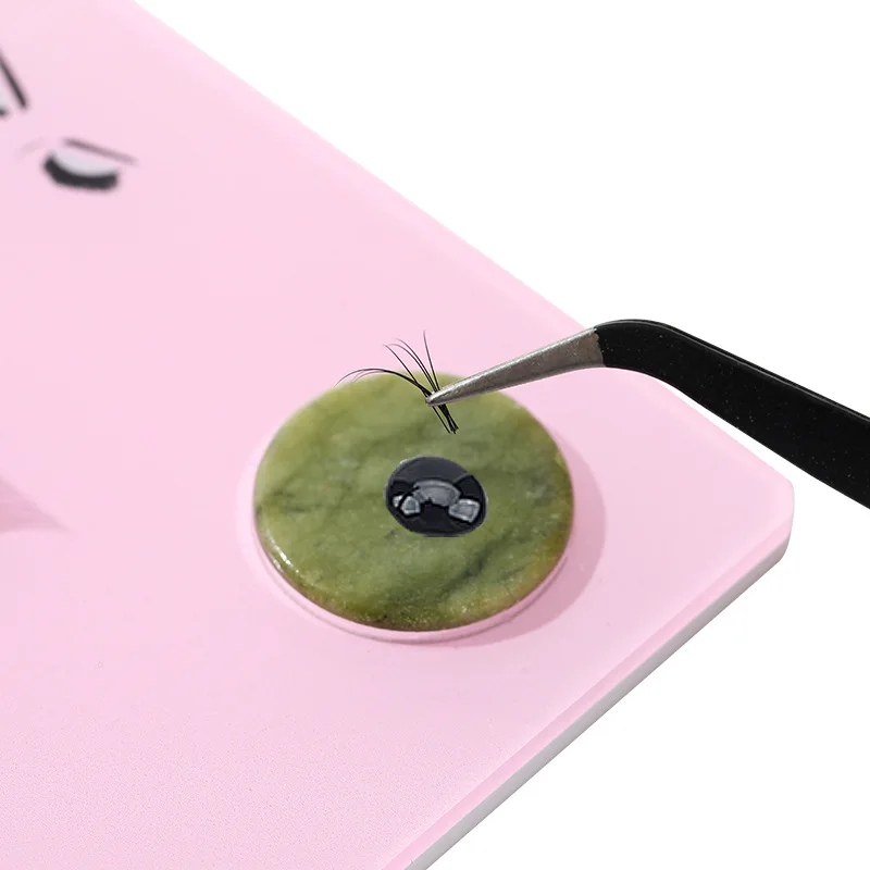 تساعد تمديد الرموش على زرع الأكريليك الرموش الصناعية مع لوحة عرض الرموش اليشم