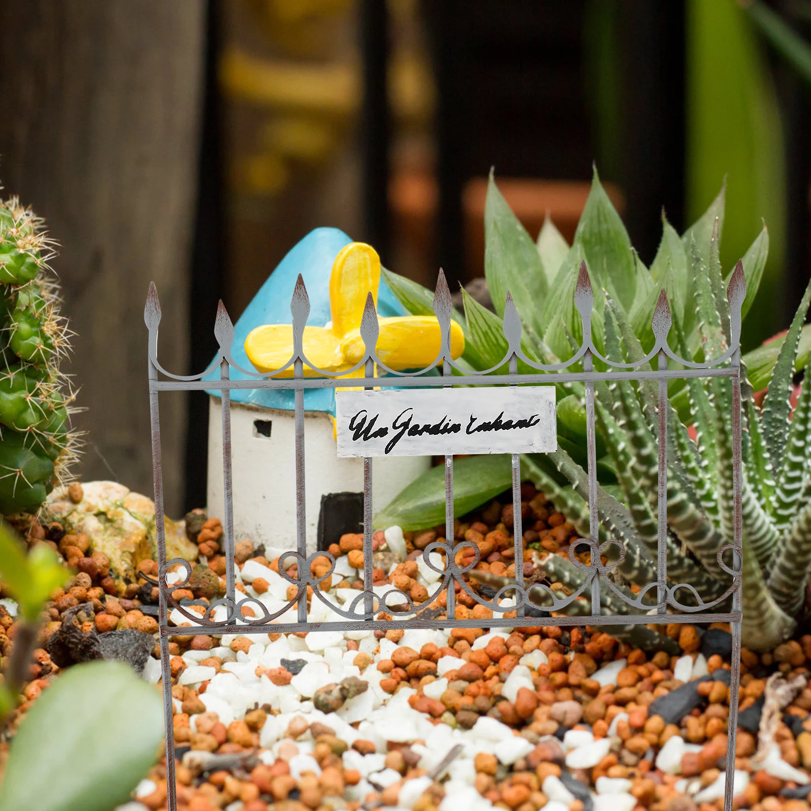 

Durable Miniature Iron Decorative Garden For Small Garden Micro Landscape Accessories Realistic Texture Smooth Surface