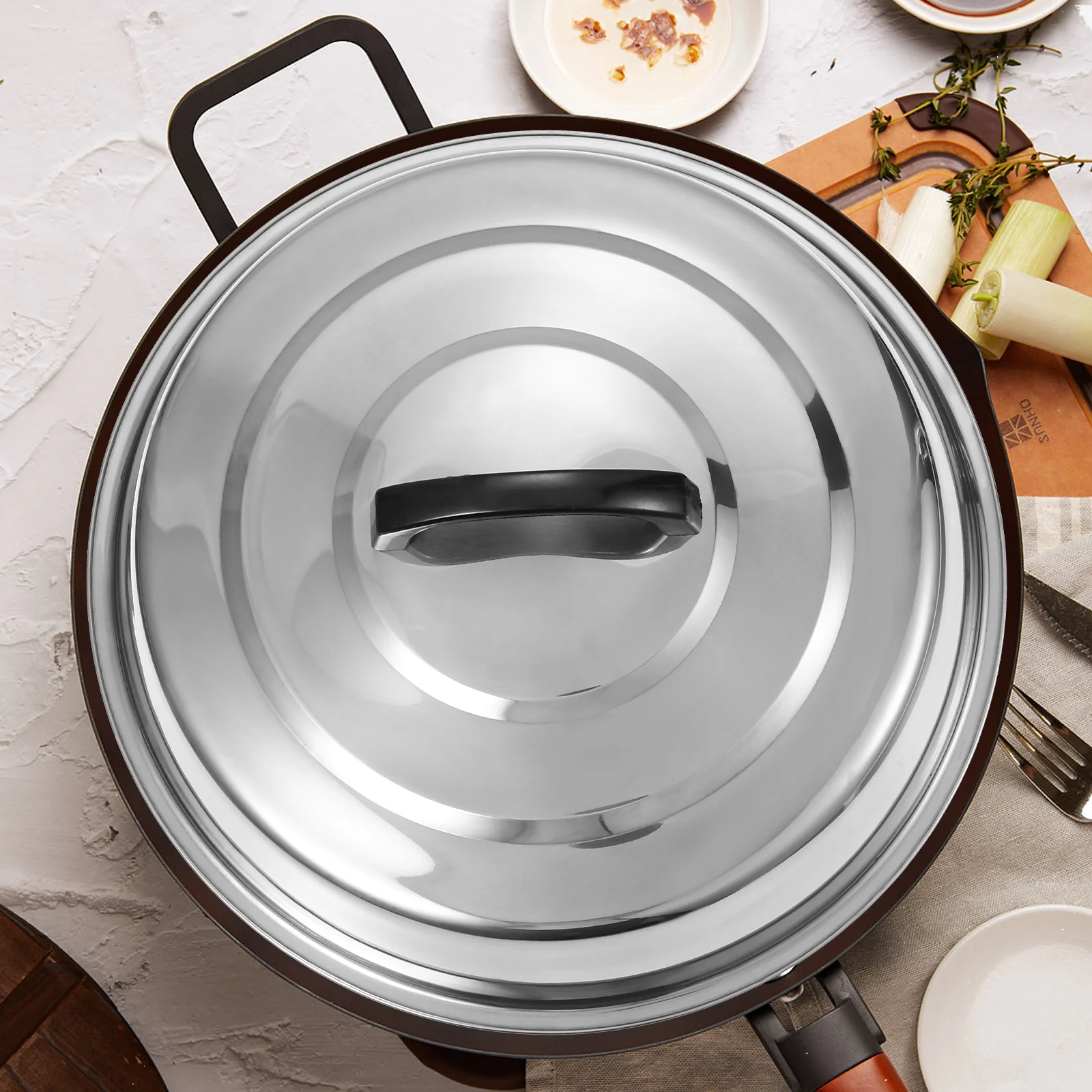 

Thickened Stainless Steel Pot Lid Round Basting Cover Deepened Steaming Cover Heat Resistant Handle for Griddle Grill Cheese