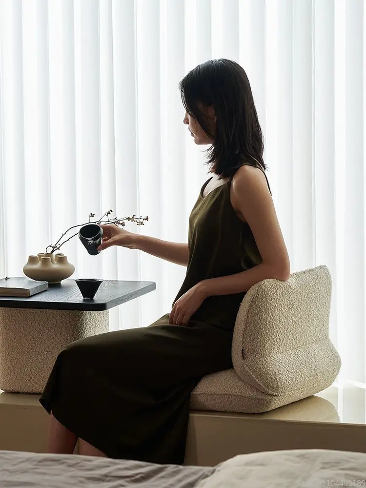 كرسي أريكة كسول على الأرض، كرسي تاتامي ياباني، مقعد بدون أرجل لنافذة النوم في غرفة النوم، وسادة سحابية بسيطة