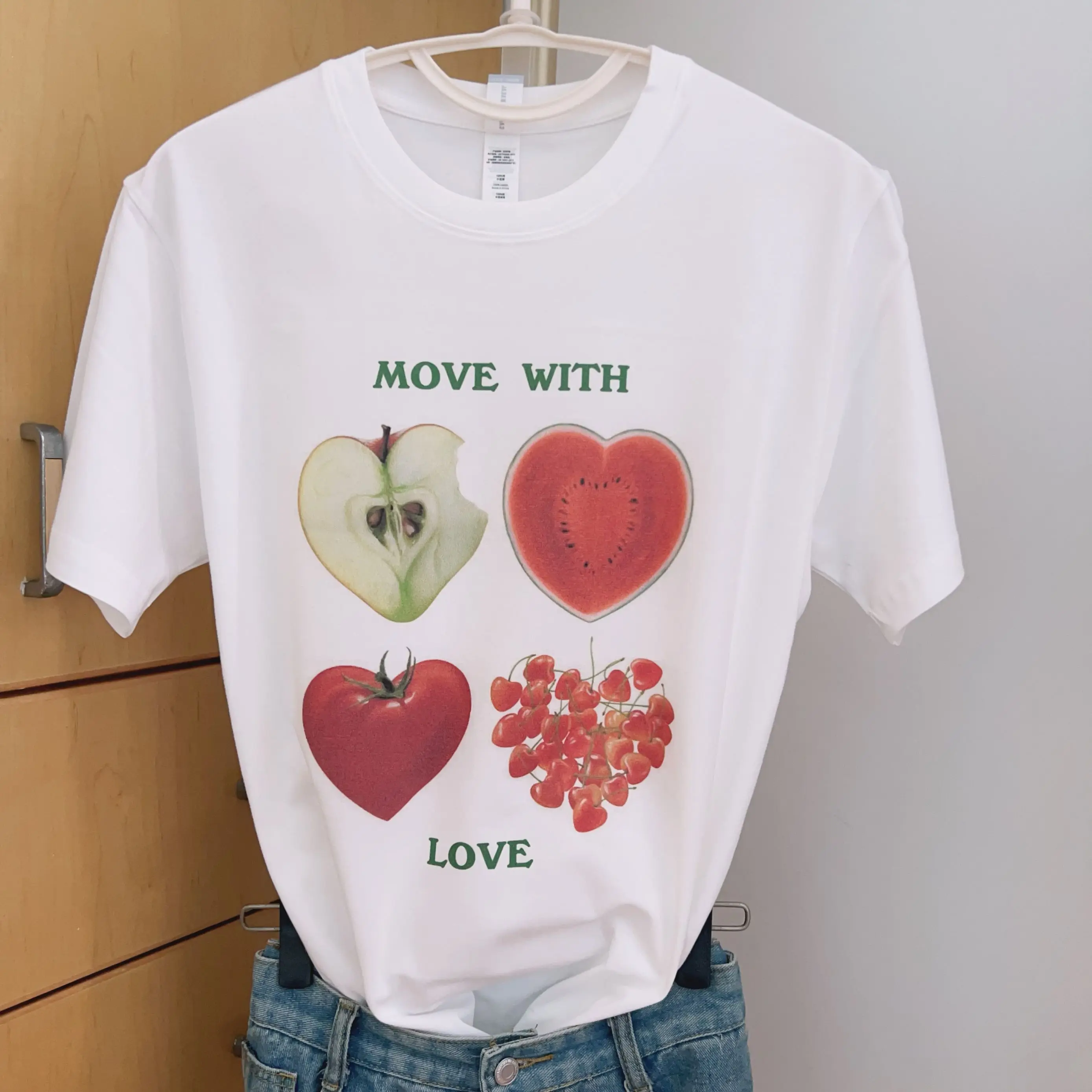

Move With Love Summer Fashion Vintage Tree Women Tshirts Graphic Tees Harajuku Tops Travel Harajuku Hipster Aesthetics T-shirt