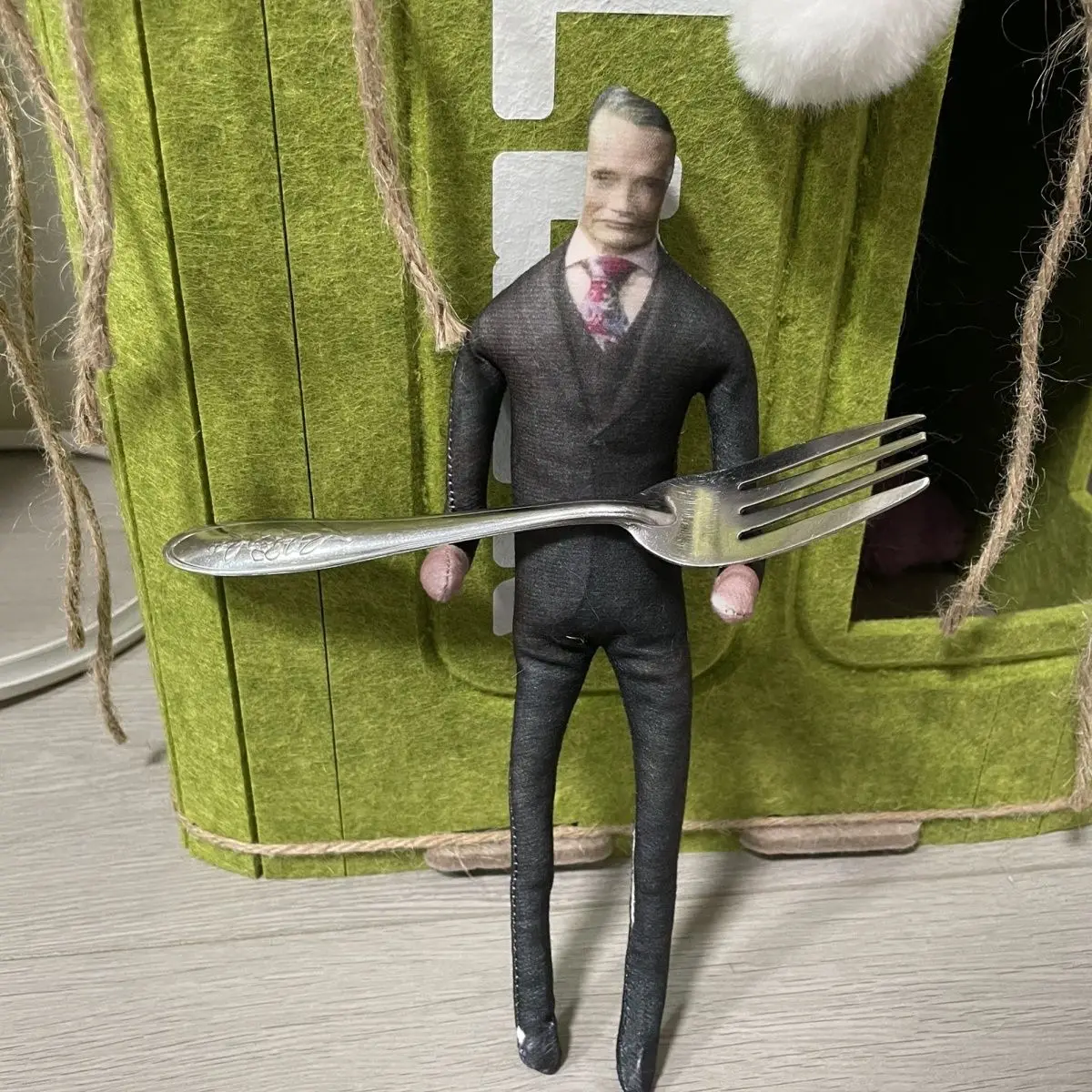 Hannibal Lecter Mads Mikkelsen Cosplay Plüschpuppe Beidseitig Wendbare Gesichter Abstrakte Figur Lustiges Humorvolles Geschenk für Fans – Detail 2