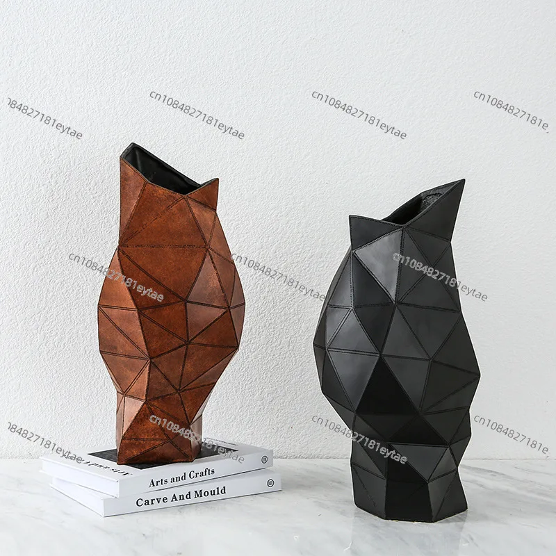 Simple modern resin abstract triangular leather pattern vase model house home living room TV cabinet creative jewelry ornament