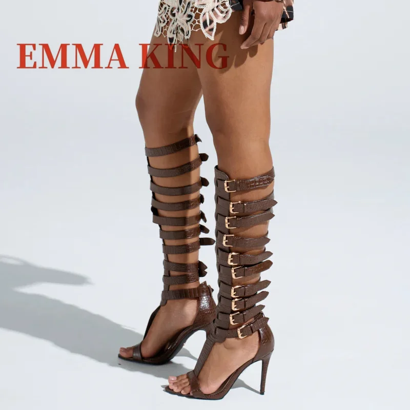 المفتوحة تو كعب ستيليتو صنادل طراز جلاديتور مثير المفتوحة تو الركبة عالية الصنادل موضة ملهى ليلي الصيف مشبك معدني أحزمة الأحذية
