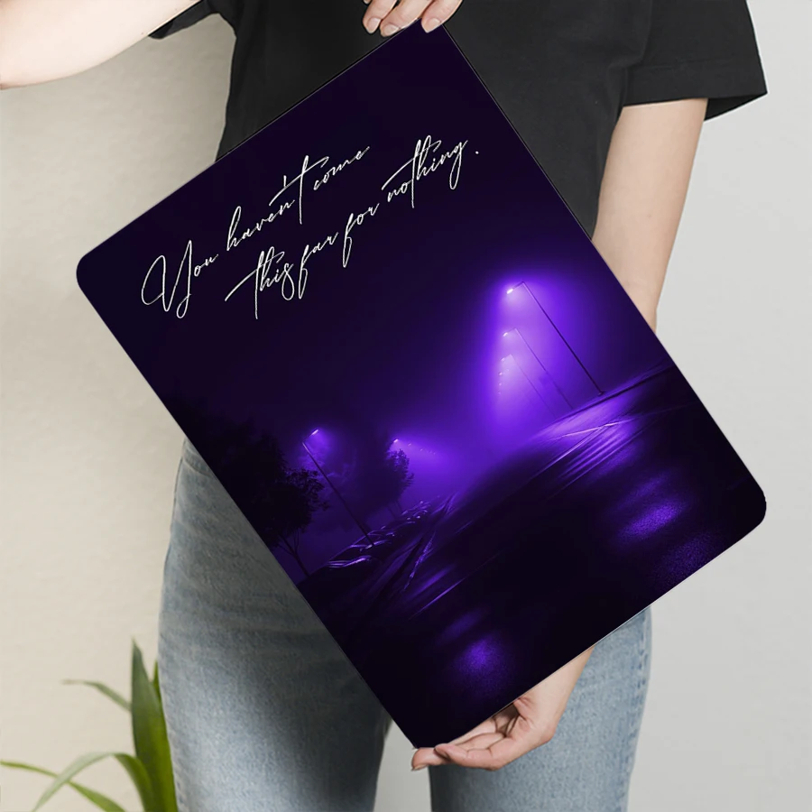 لقد لم تأتي هذه بعيدًا مقابل أي شيء، دع الضوء الأرجواني يشدك إلى الأمام وإبقاء مطاردة أحلامك