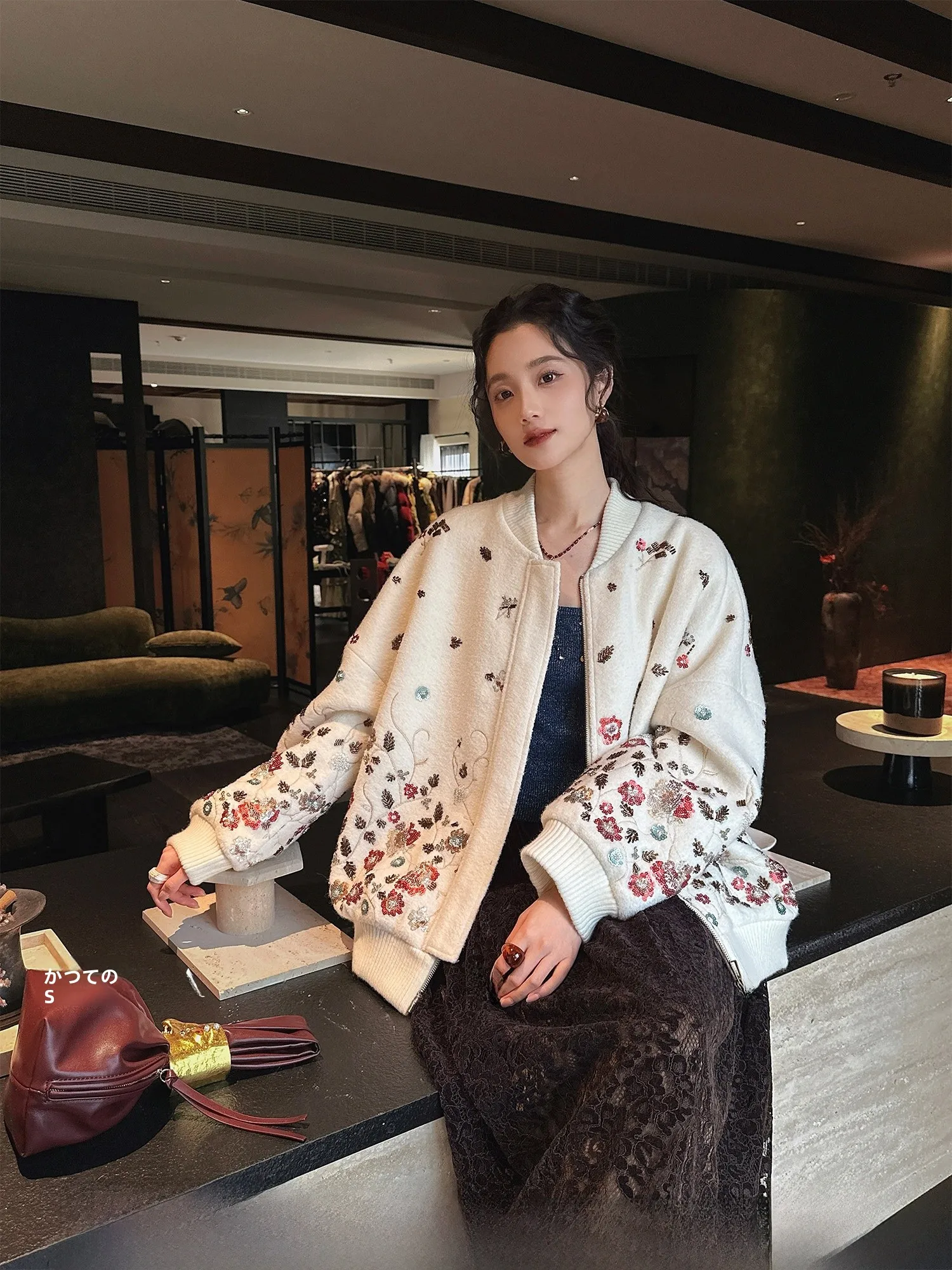 

Новая китайская вышитая шерстяная хлопковая бейсбольная куртка Sanji Bla Flower для женщин, зимняя модная верхняя одежда