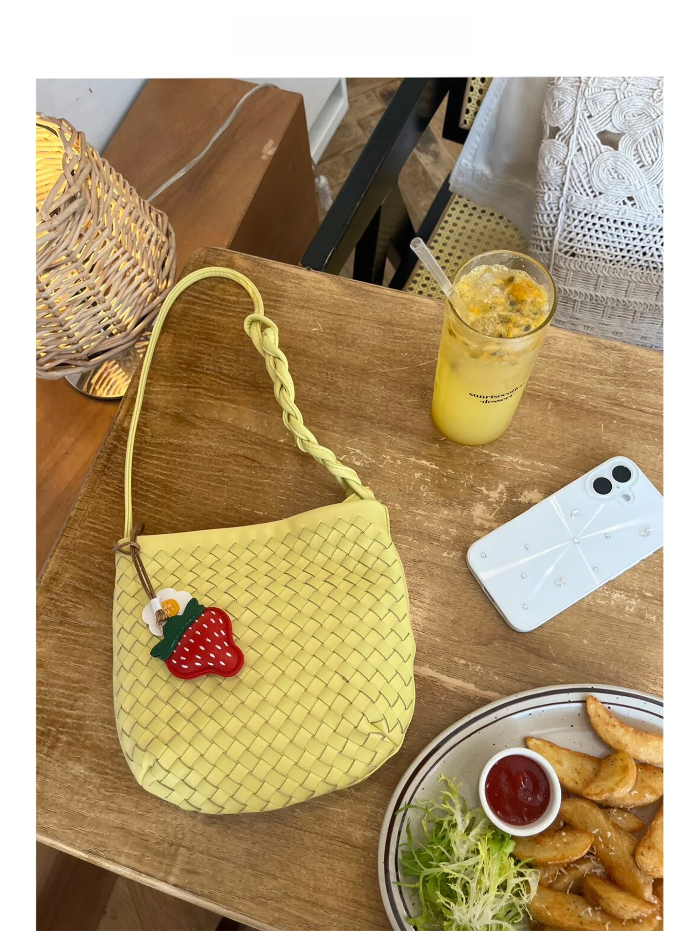 korean-style-ins-yellow-woven-mobile-phone-bag-women's-new-2026-crossbody-bag-unique-not-repeating-fashion-casual-bucket-bag