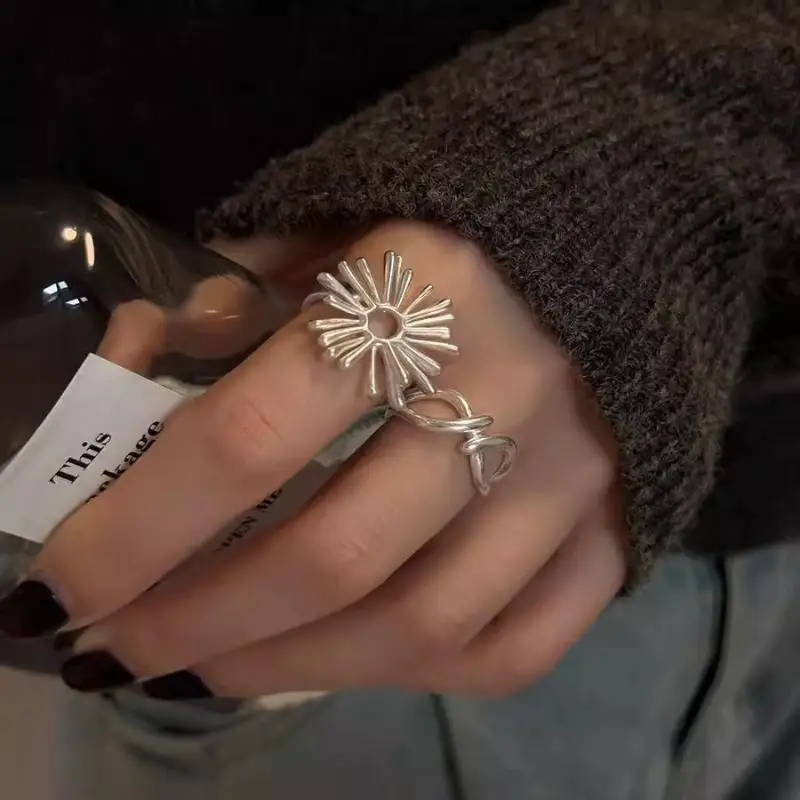 1/2 PCS Sweet Cool Geometric Lines Flower Hollow Firework Adjustable Rings For Women Fashion New Jewelry Gift Party