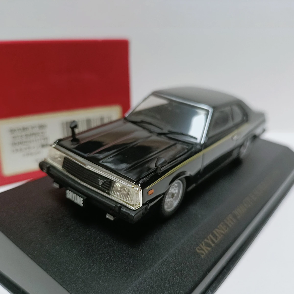 dism-coche-de-juguete-a-escala-1-43-de-aleacion-fundida-a-presion-nissan-skyline-ht-2000gt-khgc211-de-1979-modelo-clasico-regalo-para-adultos-souvenir-exhibicion-estatica